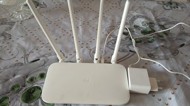 Masaüstü kompüterlər və iş stansiyaları: MI Router 4c . problemsiz işlək vəziyyətdə təzə kimidir