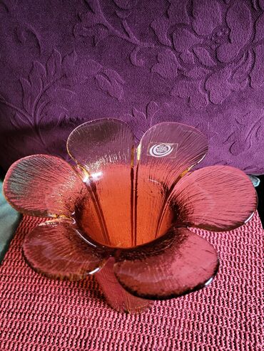 Ostali kućni dekor: Vaza nova iz 60,70ih. Samobor kristal,led kristal,rucni rad. Sve na na lalafo.rs — 14 Ostali kućni dekor: Vaza nova iz 60,70ih. Samobor kristal,led kristal,rucni rad. Sve na — 14