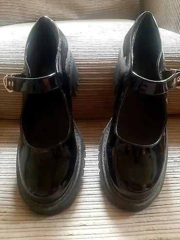 vansice patike: Ženske lakovane cipele sa platformom i kaišem - Model: Mary Jane stil — 3