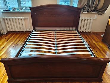 Спальные гарнитуры: Спальный гарнитур, Б/у, Двуспальная кровать, Дерево, цвет - Коричневый — 12