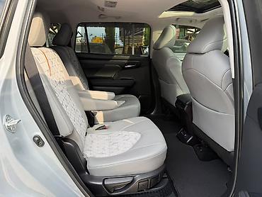 Toyota: Toyota Highlander: 2022 г., 2.5 л, Вариатор, Гибрид, Кроссовер — 12