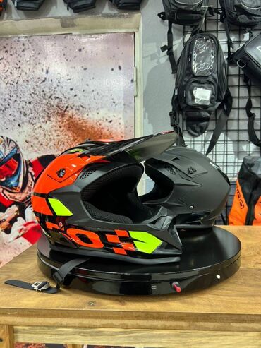 Освещение: Шлем для мотокросса и эндуро
отличное качество и защита 
шлемы бишкек