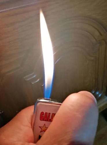 Upaljači i prateća oprema: Pljosnati upaljač GALATASARAY 1905 I8x5cm!. Ispravan. Prelep upaljač — 6