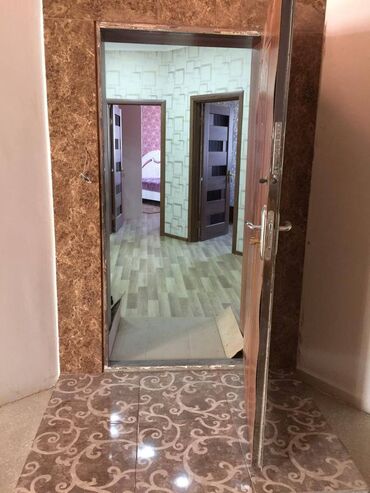 Uzunmüddətli kirayə mənzillər: Xırdalanda rəddlarda 10 mertebeli binanın 5-ci mərtəbəsində yerləşən — 11