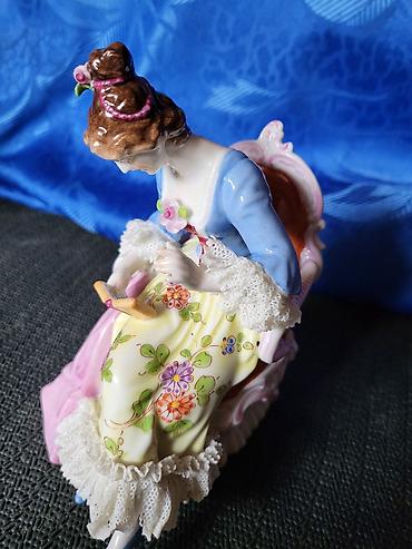 Ostali antikviteti: Antik figura 1907 do 1949g.Muller Volkstedt Drezden cipka na lalafo.rs — 12 Ostali antikviteti: Antik figura 1907 do 1949g.Muller Volkstedt Drezden cipka — 12
