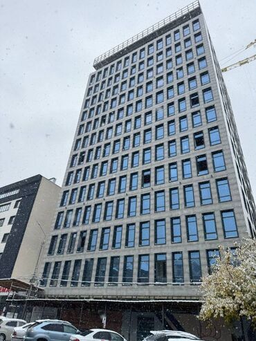 офисное помещение ош: Сатам Офистик 64 кв. м, Ремонту бар, Эмерексиз, Бизнес борбор, 6 кабат