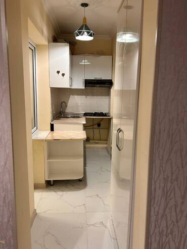 Uzunmüddətli kirayə mənzillər: Nizami rayonu,Xalqlar Dostluğu metrosundan piyada 5 dəqiqəlik — 12