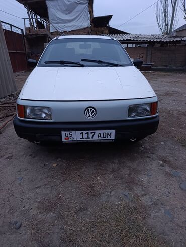купить бокс на крышу автомобиля бу: Volkswagen Passat: 1990 г., 1.8 л, Механика, Бензин, Универсал