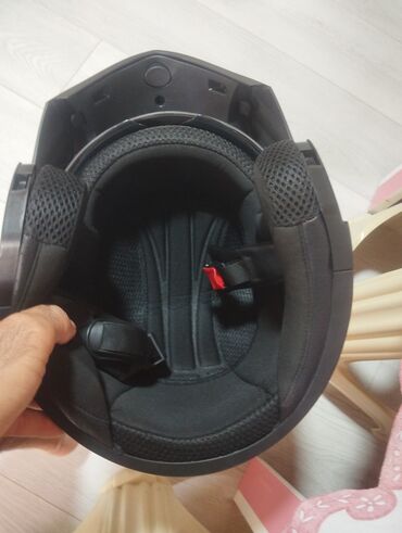 Мотоэкипировка: IBK moto dəbilqə – flip-up (modular) model Xüsusiyyətlər: - Korpus