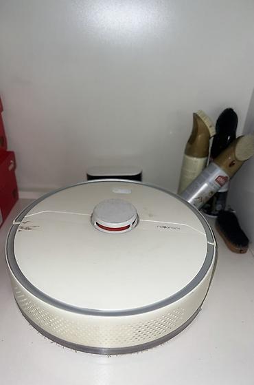 Məişət texnikası: Robot tozsoran – Roborock - Dairəvi korpus, ağ rəng, yuxarıda LIDAR — 1