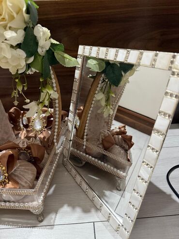 Xonçalar: Xonça və nişan dəsti - Zərif dekorlu xonça: güllü kompozisiya, muncuq — 3