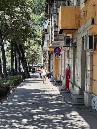 осабняк в аренду: СДАЁТСЯ ТОРГОВОЕ ПОМЕЩЕНИЕ 75 М² Местоположение: пр. Манаса, напротив — 2