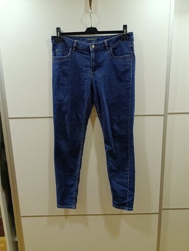 pantalone od viskoze: Farmerke C&A velicina 42. Poluobim struka 44 do 49, dubina napred