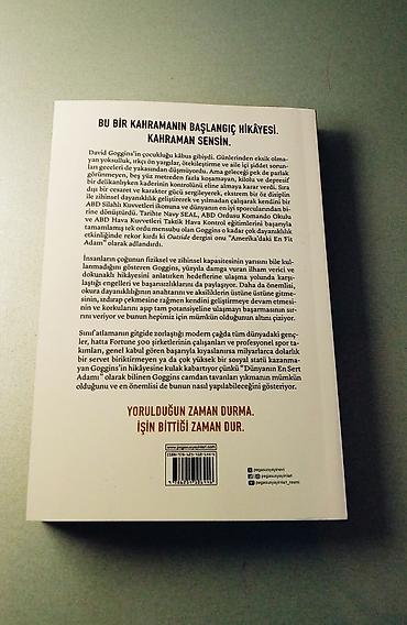 Книги и журналы: Salam bu gördüyünüz kitab David Gogginsin kitabıdır. Əgər David — 2