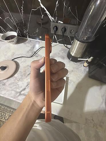 q maks: IPhone 17 Pro Max, Б/у, 256 ГБ, Оранжевый, Коробка, 95 % — 4