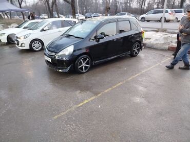 абалы жакшы: Honda Fit: 2004 г., 1.3 л, Вариатор, Бензин