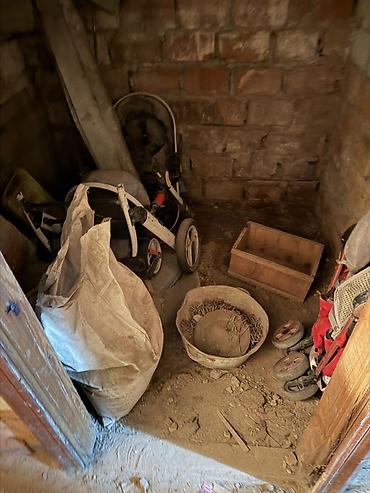 магазин инструментов: Помещение-кладовая/хозблок в кирпичном исполнении. - Кирпичные стены — 4