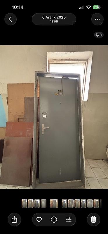 qapi sekilleri: Metal giriş qapısı satılır. Qapı çərçivə ilə birlikdədir. Şəkillərdə — 3
