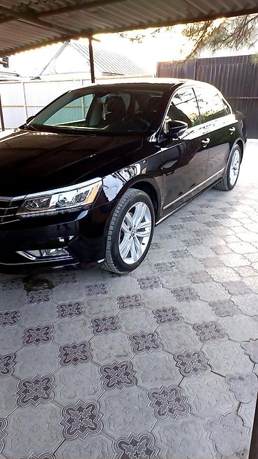 титановая: Volkswagen Passat: 2018 г., 2 л, Автомат, Бензин, Седан — 10