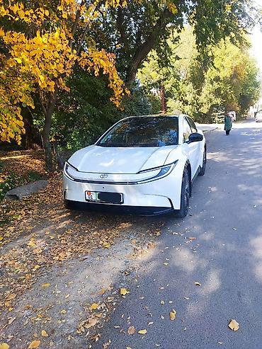 li 8: Toyota bZ5: 2026 г., Электромобиль, Кроссовер — 9
