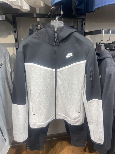 мужская зимняя толстовка: Nike tech fleece Размер-М Цена за комплек-6000 За верх-3500 За