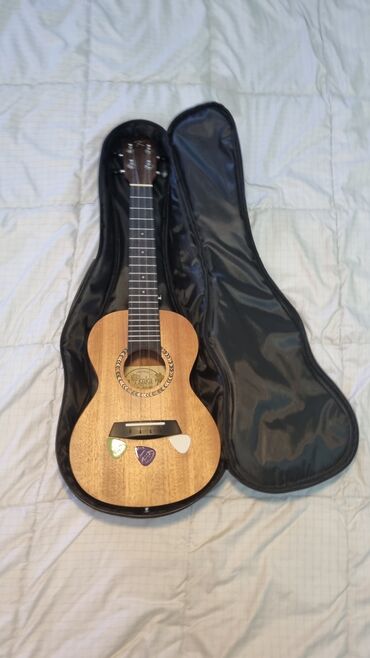 6 струнная укулеле: Продаю укулеле kaka kuc-200 состояние новое, комплект указан на фото
