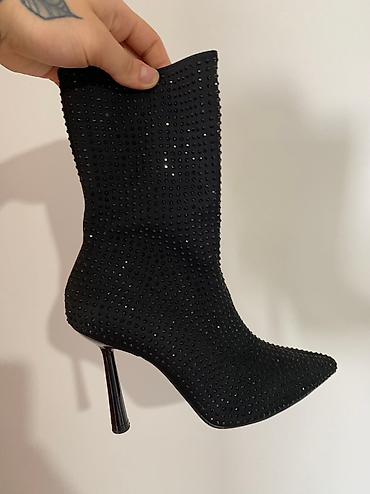 Gležnjače: 36-37-38 luksuzne stikle NOVO placene 10000 nikad obucene — 3