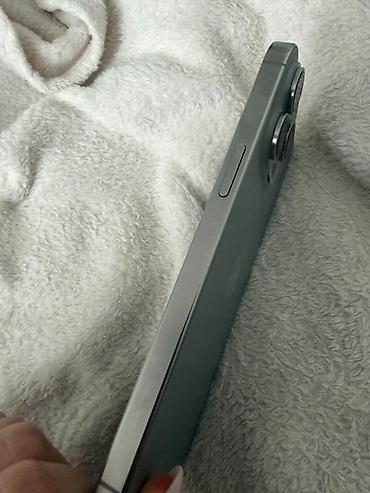 8600 luna: IPhone 15 Pro Max, 256 GB, Gümüşü, Face ID — 3