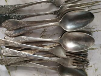 Аксессуары для кухни: 6qaşıq və vilka menxior sovet vaxtı alınıb.desert.2 ədəd böyük