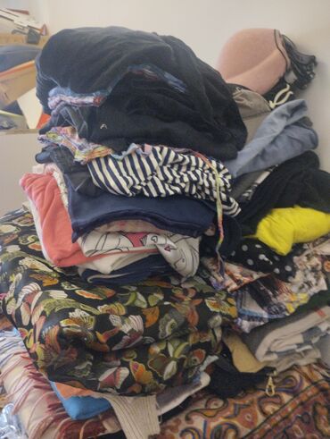 переноска для собак: Одежда женская. размер 40-42-44. для дома платья, лосины. брюки lalafo.kg да переноска для собак: Одежда женская. размер 40-42-44. для дома платья, лосины. брюки