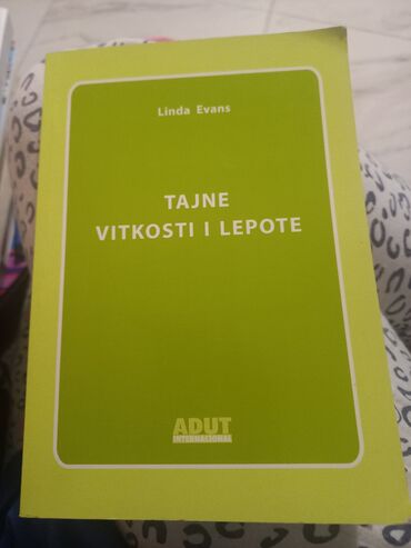Knjige, časopisi, CD i DVD: Knjiga TAJNE VITKOSTI I LEPOTE