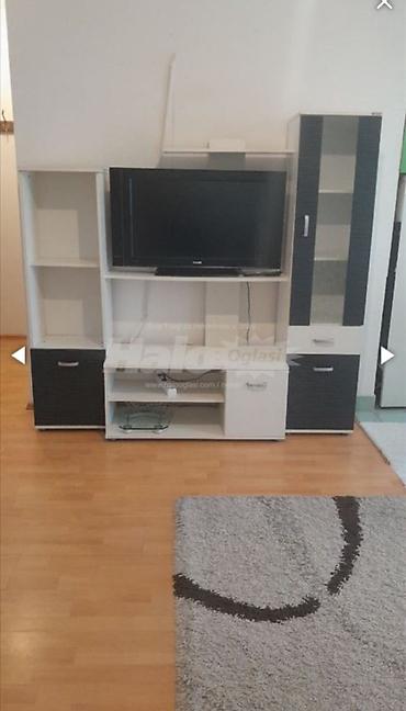 Stan na dan: Namešten stan sa terasom. - Prostrana dnevna soba sa francuskim — 4