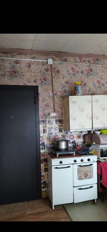 продаю дом с беловодск: 60 м², 3 комнаты, Парковка, Сарай, Забор, огорожен