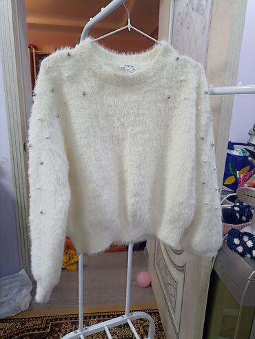 вязаная теплая кофта: Женский свитер