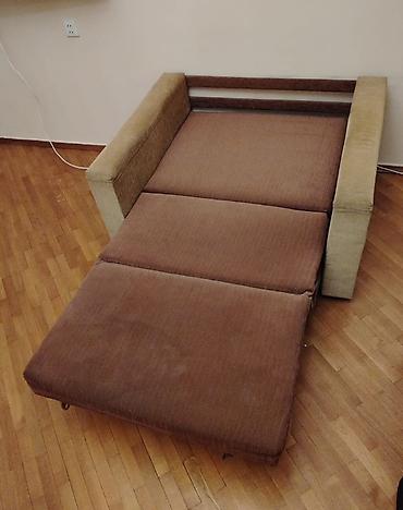 ev mebeli: Açılıb-yığılan kreslo-divan satılır. Model həm oturacaq, həm də — 2