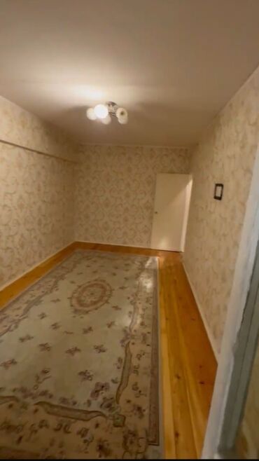 рядом с аламединским рынком: 3 комнаты, 63 м², Индивидуалка, 4 этаж, Косметический ремонт
