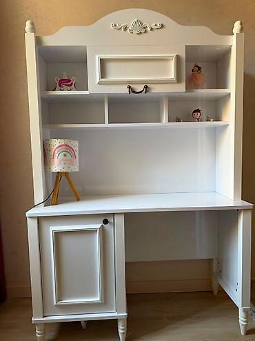 Uşaq/qız otağı üçün klassik üslubda mebel dəsti Tərkibi: - Tək