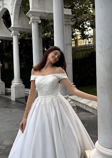 mankenler: Hazir biznes 80 eded gelinlik.1 xina paltari qizili veşilka 4 eded — 5