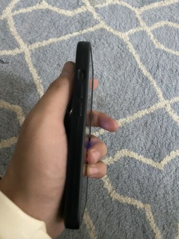 Apple iPhone: IPhone 15, 128 ГБ, Черный, Чехол, 90 % — 2