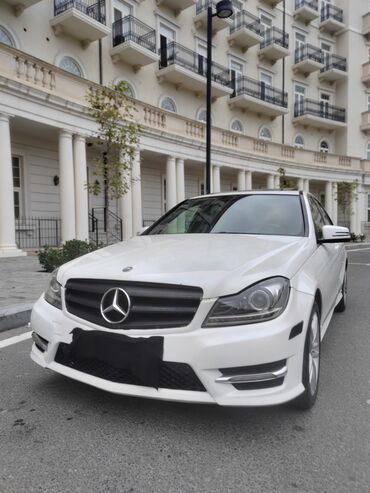 Mercedes-Benz: Mercedes‑Benz C‑Class sedan - Kuzov: Ağ rəng, 4 qapı, sedan - — 2