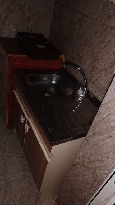 Mənzil kirayələyirəm: 2 otaqlı, 40 kv. m — 3