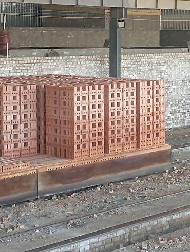 Другие строительные материалы: Стройматериалы с доставкой Ассортимент: - Песок - Щебень - Отсев - — 16