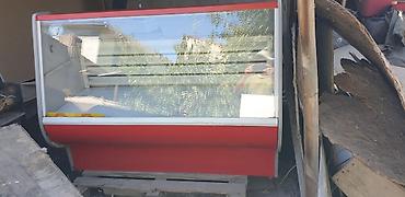Продаётся витринный холодильник
