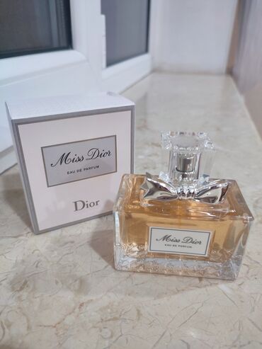 dry dry istifadesi: Miss Dior 100 ml Orginal Fransa istesalidir 3 ml qeder belkede az