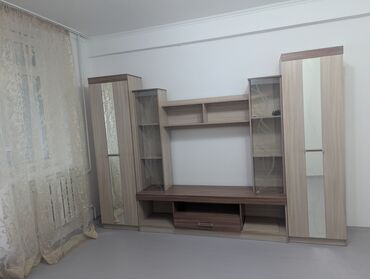 сдается 2 комнатная квартира на долгий срок: 2 бөлмө, Менчик ээси, Чогуу жашоосу жок, Толугу менен эмереги бар