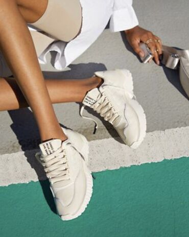 женские кроссовки adidas zx: Adidas, Размер: 38, цвет - Белый, Б/у