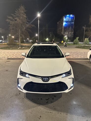 Toyota: Toyota Corolla: 2019 г., 1.8 л, Вариатор, Гибрид, Седан