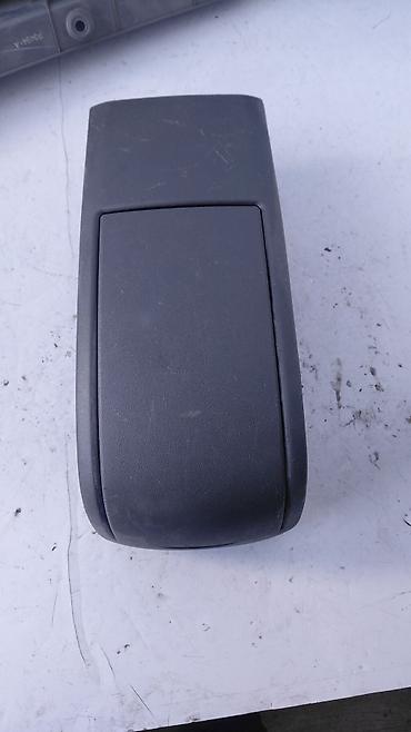 tayota progres: Подстаканник-подлокотник для Toyota Prius (XW20), модельный год 2005 — 1