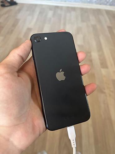 iphone en ucuz telefon: IPhone SE 2020, Qara, Simsiz şarj — 2