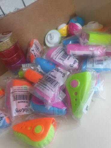 Digər ofis ləvazimatları: Hamsini 1 qiymete satanlara verirem.Cox ucuz duwur — 12